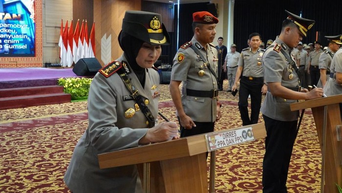 1767611205733-kombes-andes-purwanti-direktur-direktorat-ppa-dan-ppo-polda-sumsel-1767593246393_169