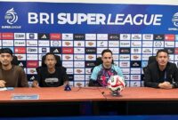 1767611210445-paul-munster-pelatih-bhayangkara-fc-kedua-kanan-1767597627260_169