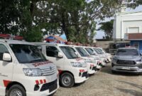 1767719133364-deretan-mobil-ambulans-yang-dibagikan-pemkot-palembang-1767684489608_169