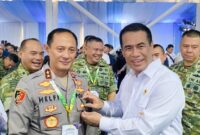 1767805543799-kapolda-lampung-irjen-pol-helfi-assegaf-menerima-penghargaan-satyalancana-wira-karya-dari-presiden-ri-prabowo-subianto-1767782282862_169