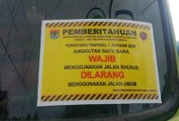 1767978338646-dishub-lubuklinggau-tempeli-stiker-pada-truk-angkutan-batu-bara-yang-melanggar-melintasi-jalan-umum-1767938093214_169