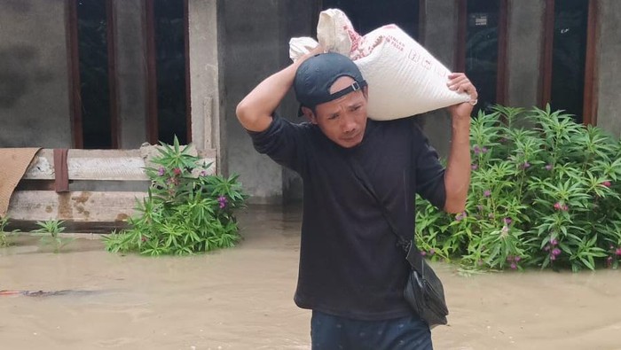 1768151151771-kondisi-banjir-di-oku-timur-yang-makin-meluas-1768134755492_169