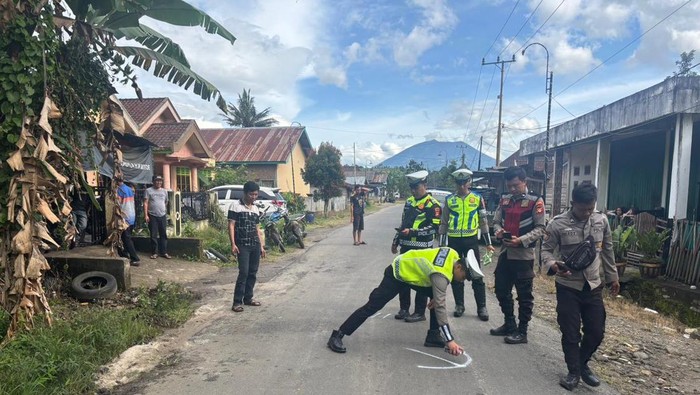 1768302340968-polisi-saat-olah-tkp-kecelakaan-di-oku-selatan-1768280047709_169