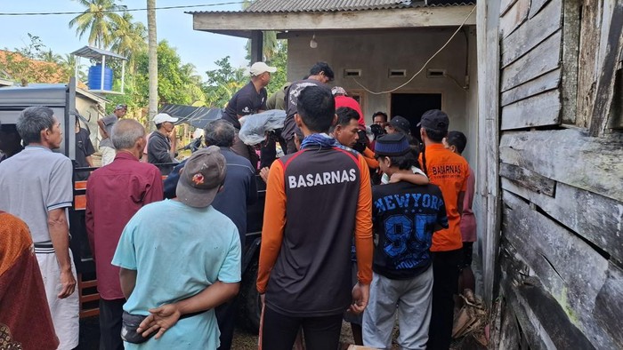 1769339148961-jasad-nelayan-di-lampung-saat-dievakuasi-tim-sar-1769321955197_169