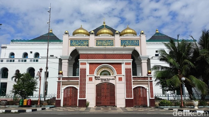 1769382309961-masjid-agung-palembang_169